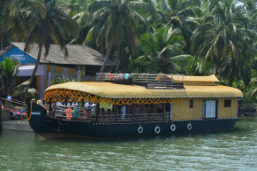 Happy House Boat